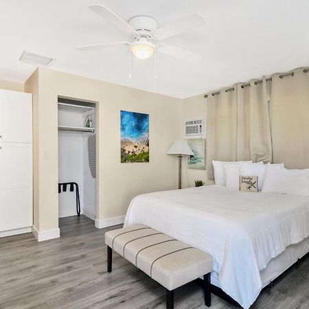 Latitude 26 Waterfront Boutique Resort - Fort Myers Beach Bagian luar foto