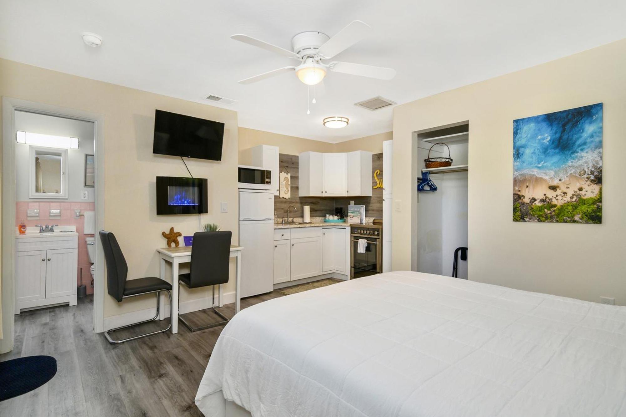 Latitude 26 Waterfront Boutique Resort - Fort Myers Beach Bagian luar foto